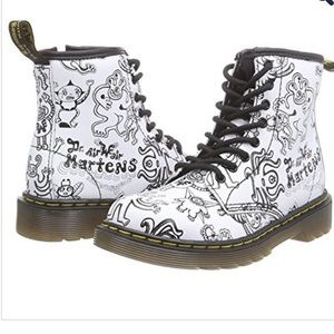 Dr. Martens Delaney Wiggley World Boots
